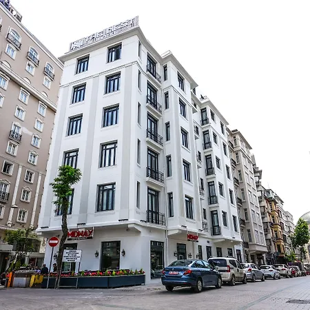 The Nest Szálloda 4*