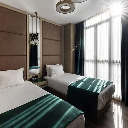 Hotel The Nest 4*