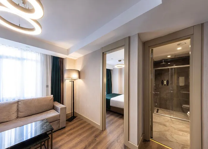 The Nest Szálloda 4*