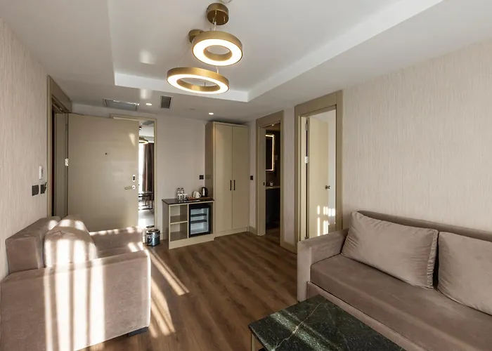 The Nest Szálloda 4*