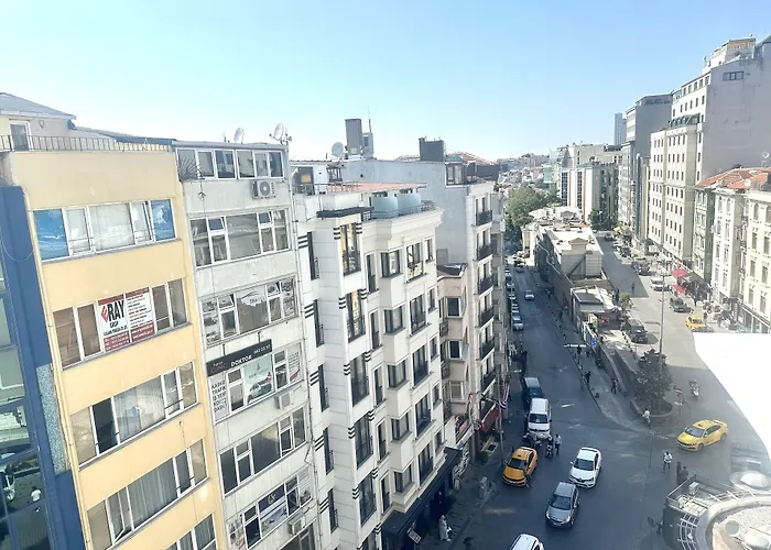 The Nest Szálloda 4*